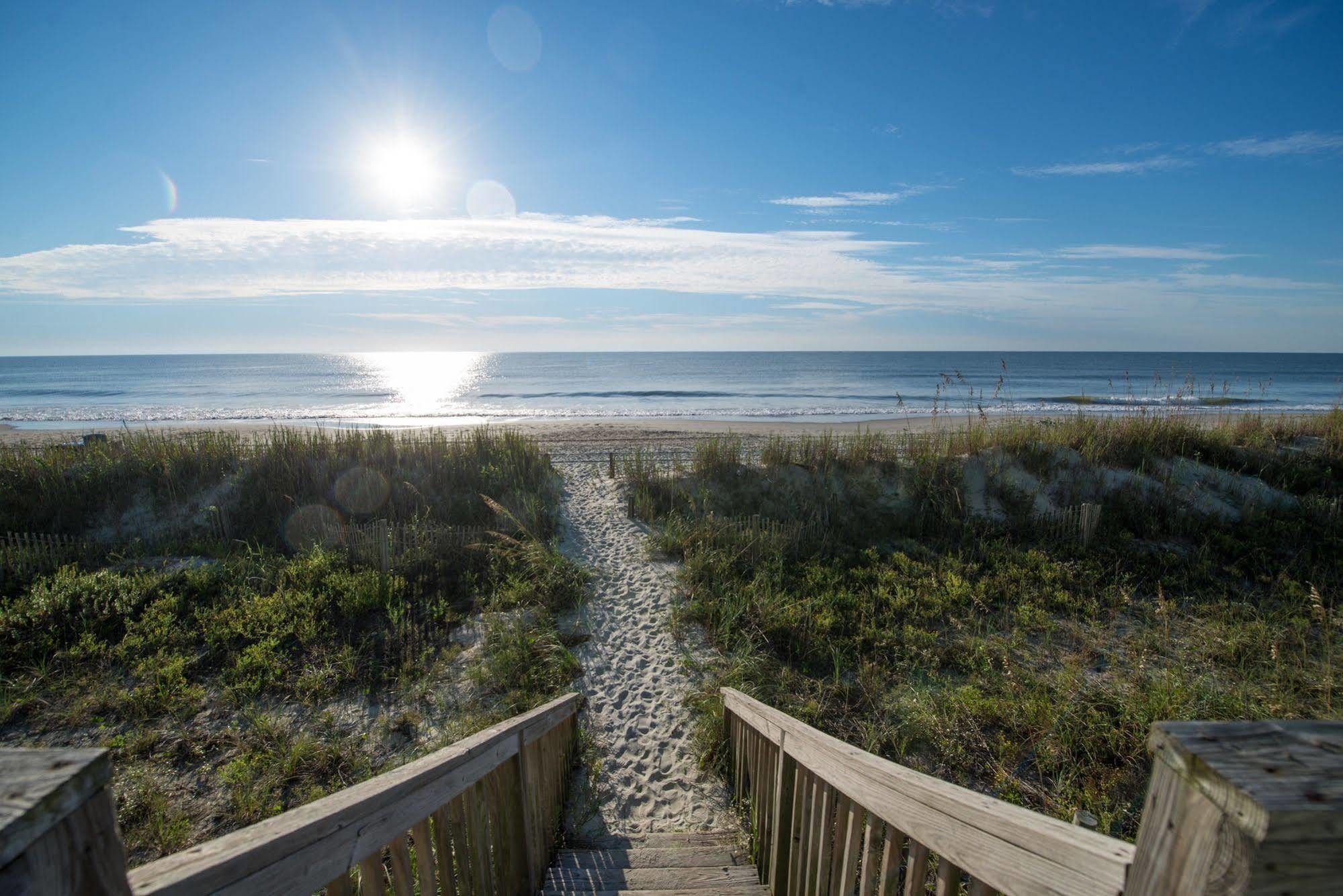 Sandpebble Beach Club Surfside Beach A Ramada By Wyndham Экстерьер фото